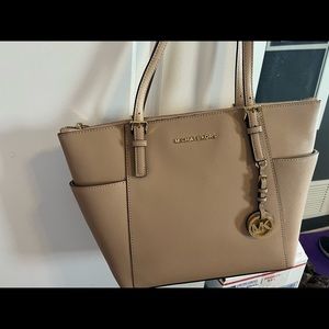 MK Jet Set tote EUC